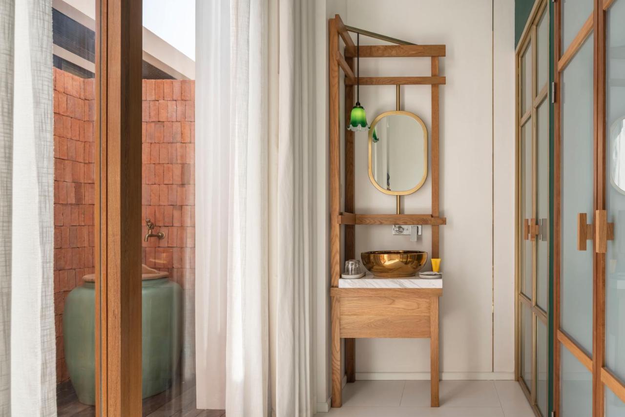 Baan Pomphet Hotel Ayutthaya Bagian luar foto