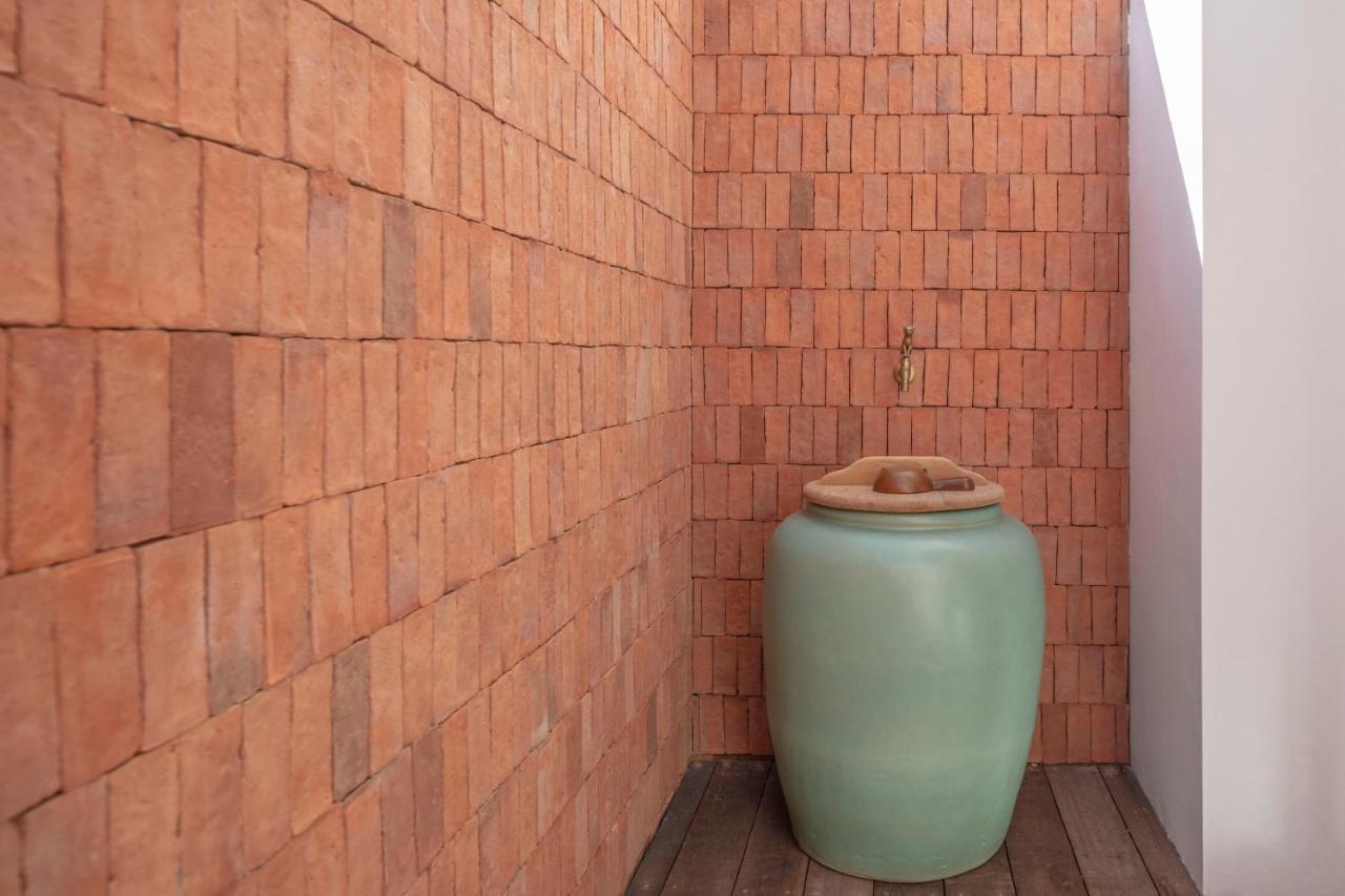 Baan Pomphet Hotel Ayutthaya Bagian luar foto